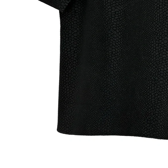 *Women’s Banana Republic Size 6 Black Textured Polyester/Elastane SS Top - Picture 5 of 8